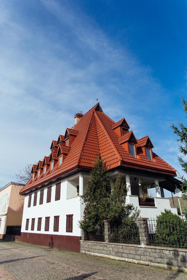 Готель Тячів Kültér fotó